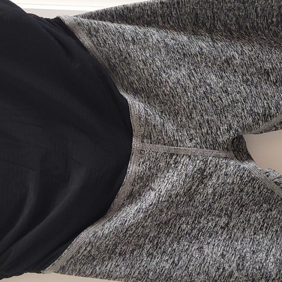 Beyond the bumb Yoga Pants size S. Maternity leggings - Picture 4 of 6